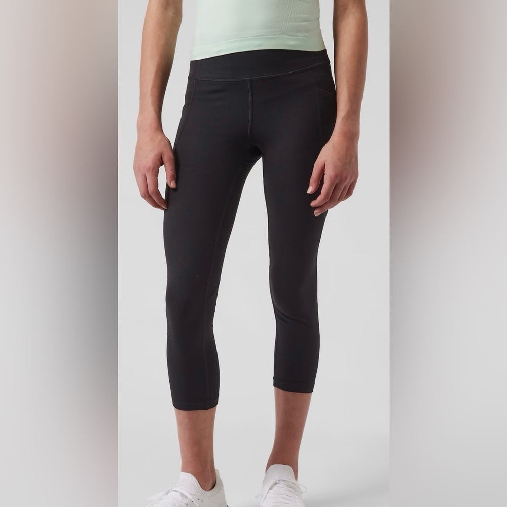 ATHLETA Girl Stash Your Treasures Capri Leggings- Black/ Size XXL (16)